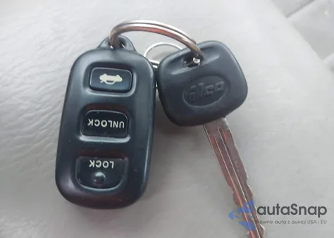 2003 Toyota Camry Le V6 from USA, damaged, VIN 4T1BF30K33U557973